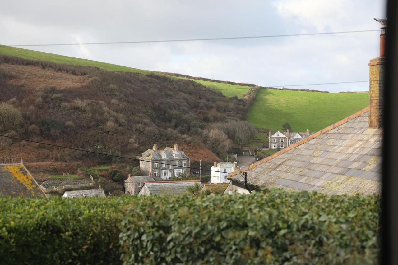 Tamarisk, Port Isaac Bay Holidays Exterior photo